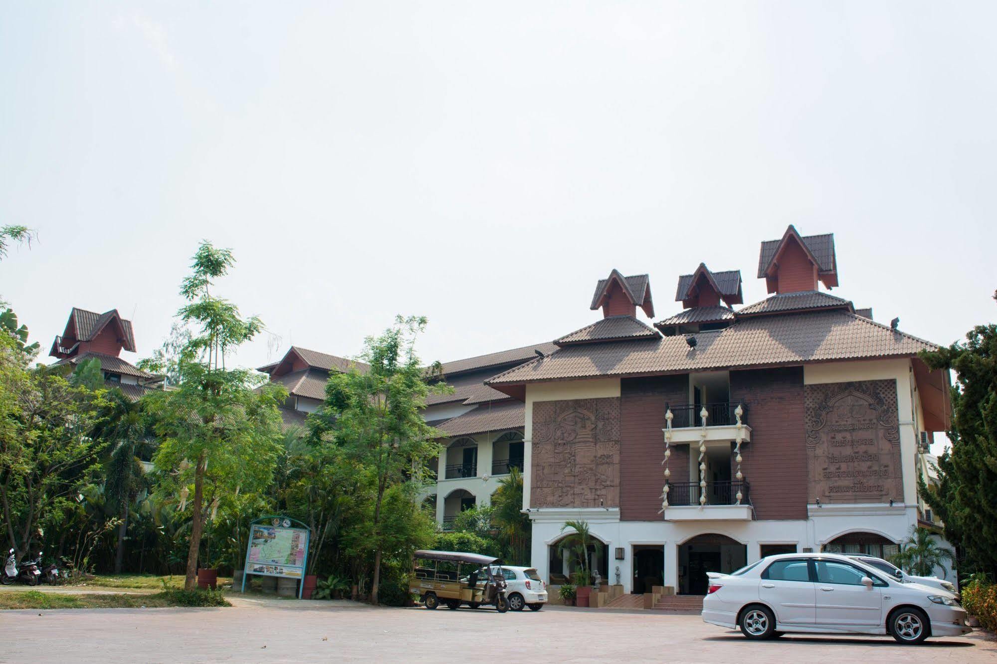 Phoom Thai Garden Hotel Phrae Exterior foto